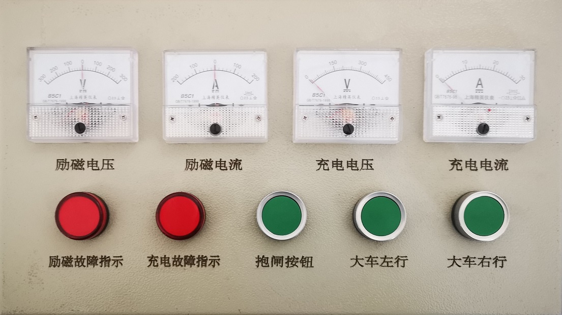 仪表箱（仪表、指示灯、抱闸按钮和小(xiǎo)車(chē)控制按钮